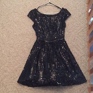 Black sequence dress 5/6 (B Darlin)